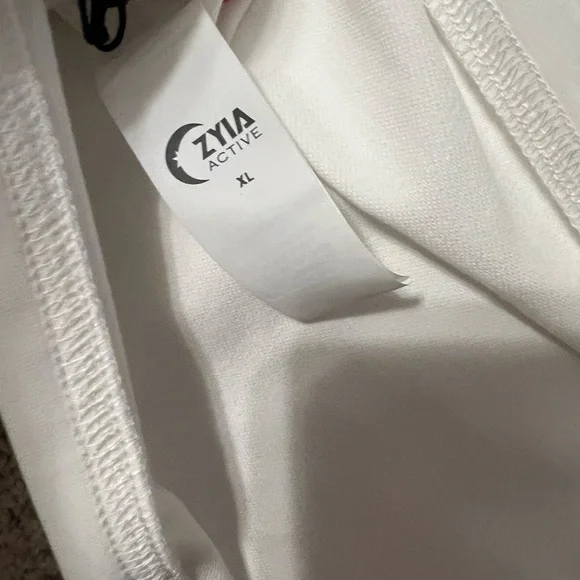 ZYIA Women’s NWT Fighter Sleeveless Hoodie White XL - Picture 5 of 10